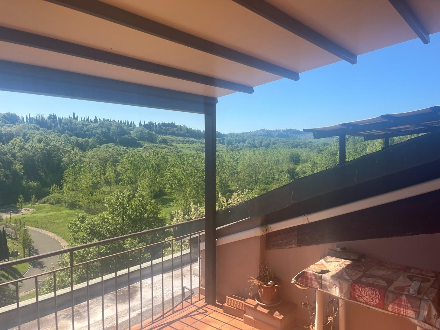 Appartamento con terrazzi a Lajatico