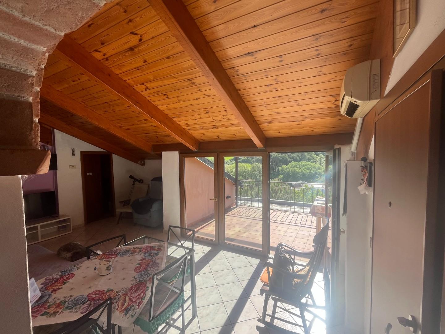 Appartamento con terrazzi a Lajatico