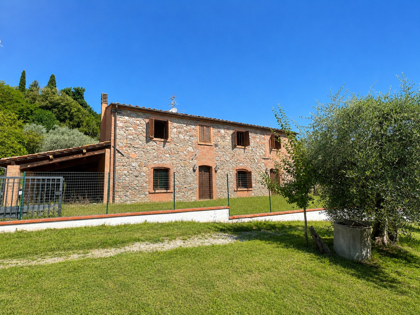Rustico ristrutturato a Terricciola