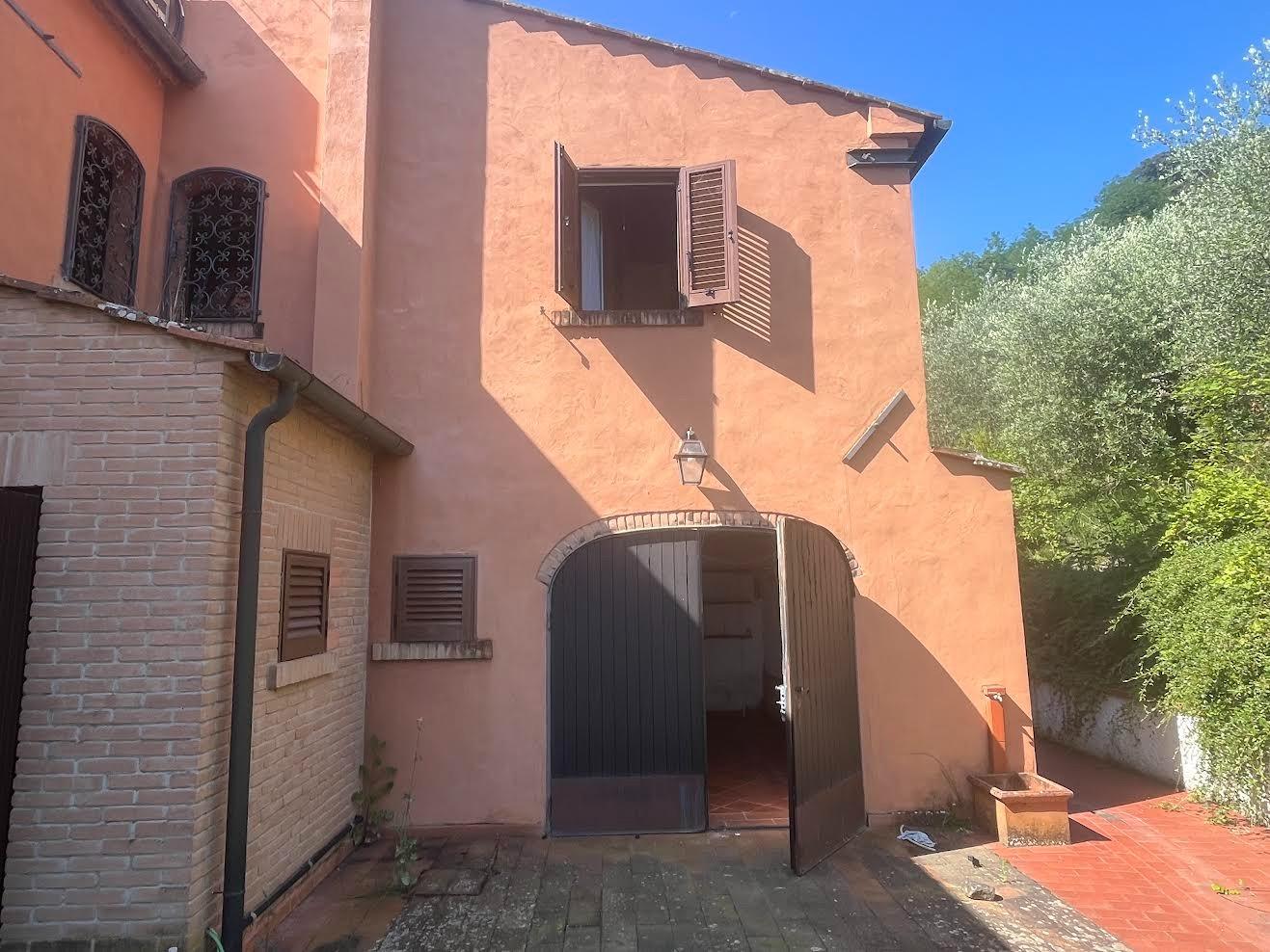 Rustico ristrutturato a Terricciola