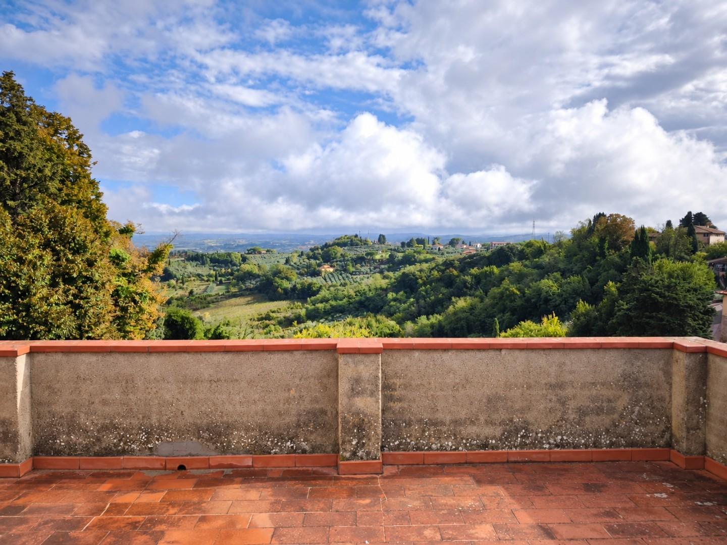 Appartamento con terrazzo a Terricciola