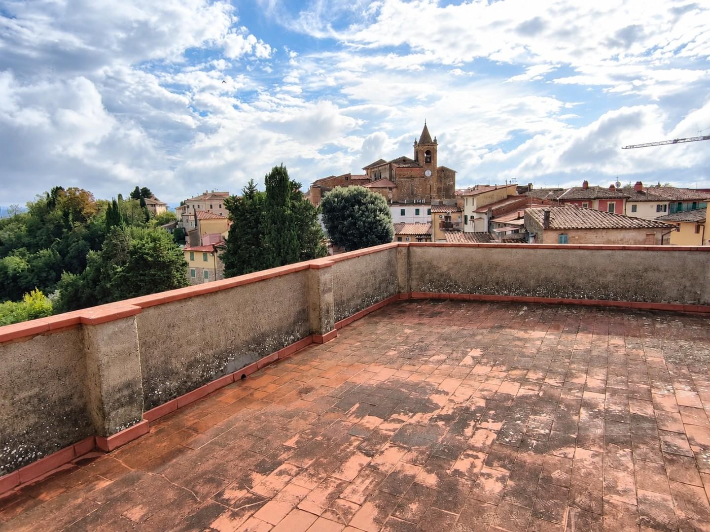 Appartamento con terrazzo a Terricciola