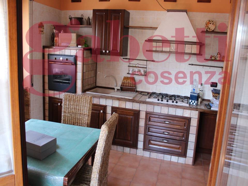 Appartamento con box a Cosenza