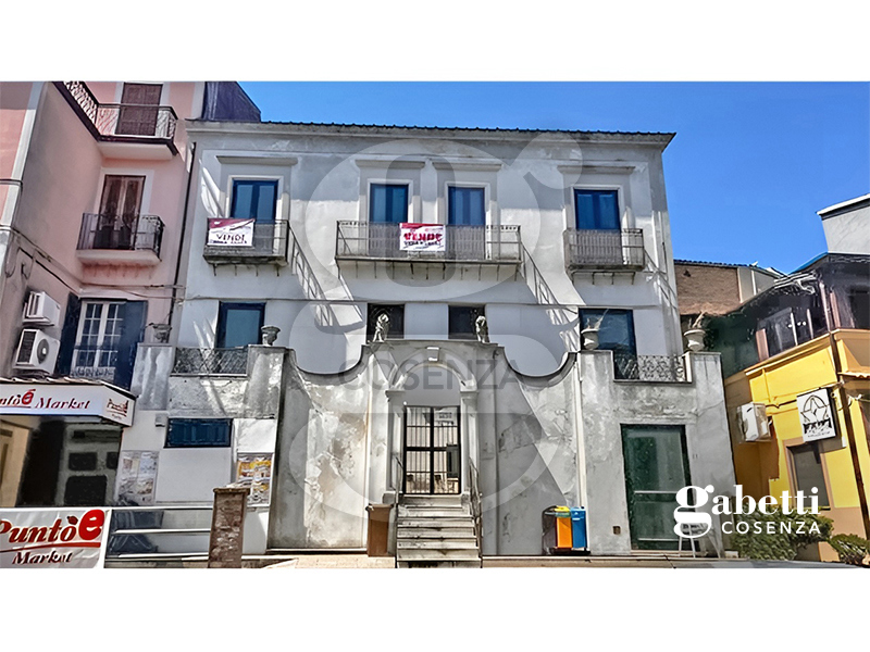 Stabile/Palazzo in vendita a Roggiano Gravina