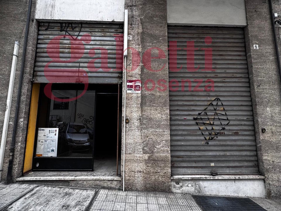 Negozio in affitto a Cosenza