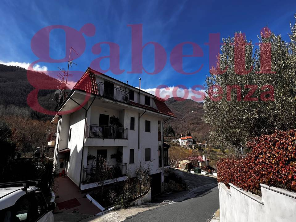 Trilocale con box a San Fili