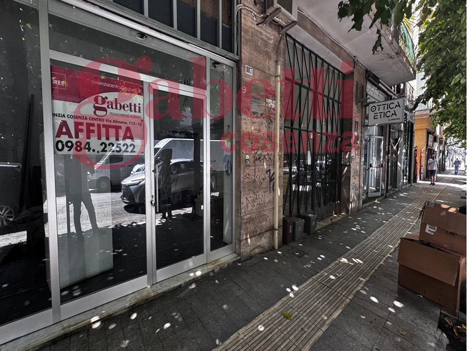 Magazzino in affitto a Cosenza