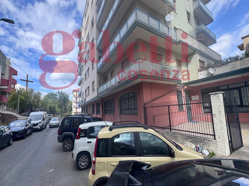 Magazzino in vendita a Cosenza