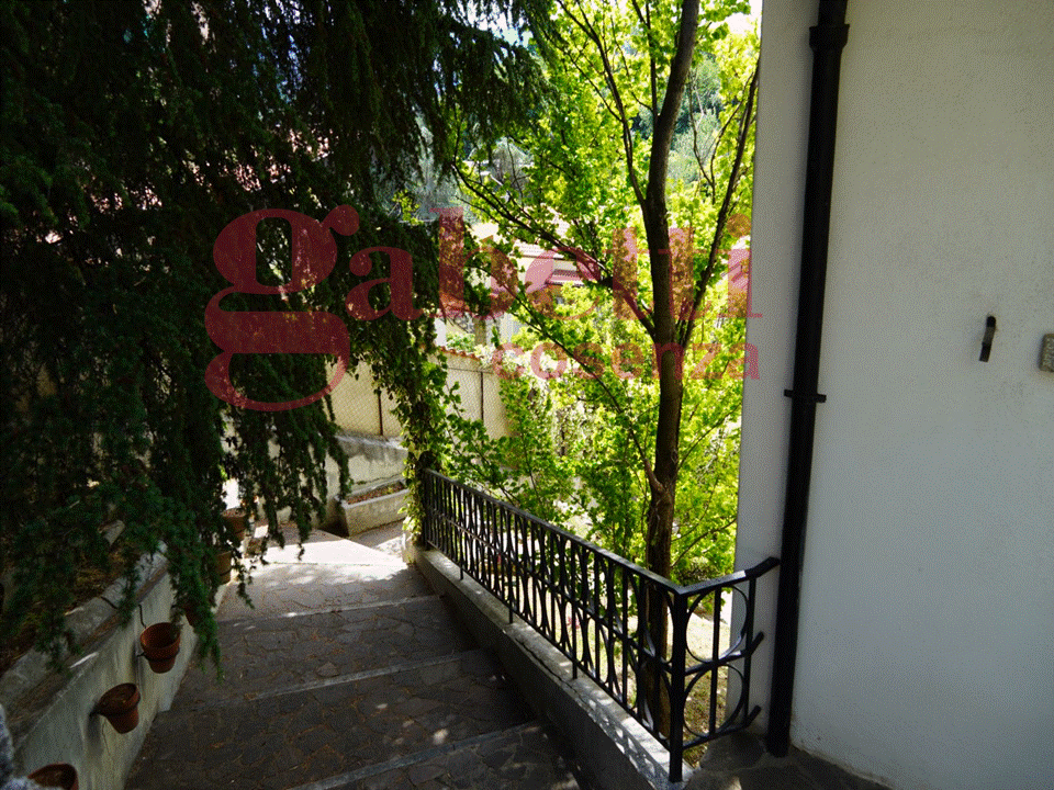 Villa da ristrutturare a Cosenza