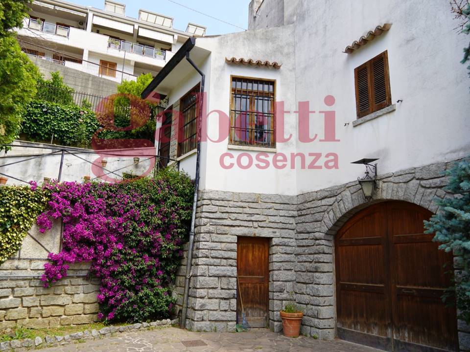 Villa da ristrutturare a Cosenza