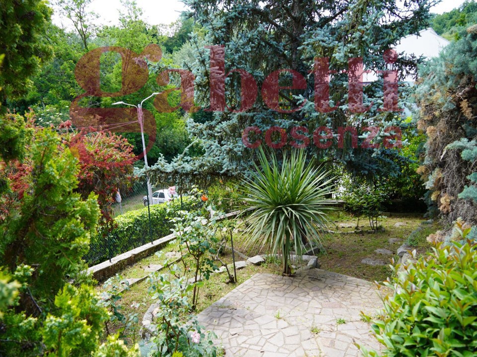 Villa da ristrutturare a Cosenza