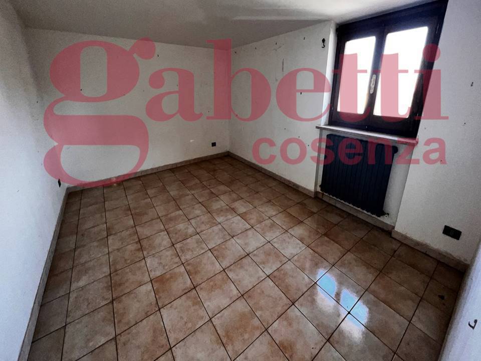 Trilocale con box a San Fili