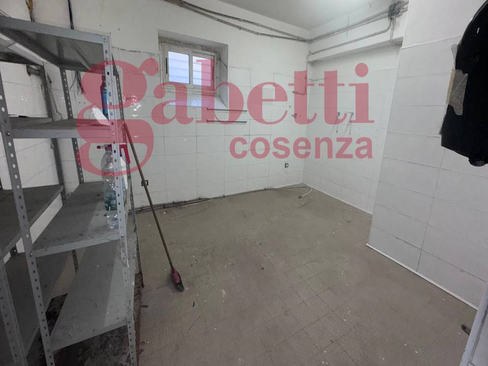 Negozio in affitto a Cosenza