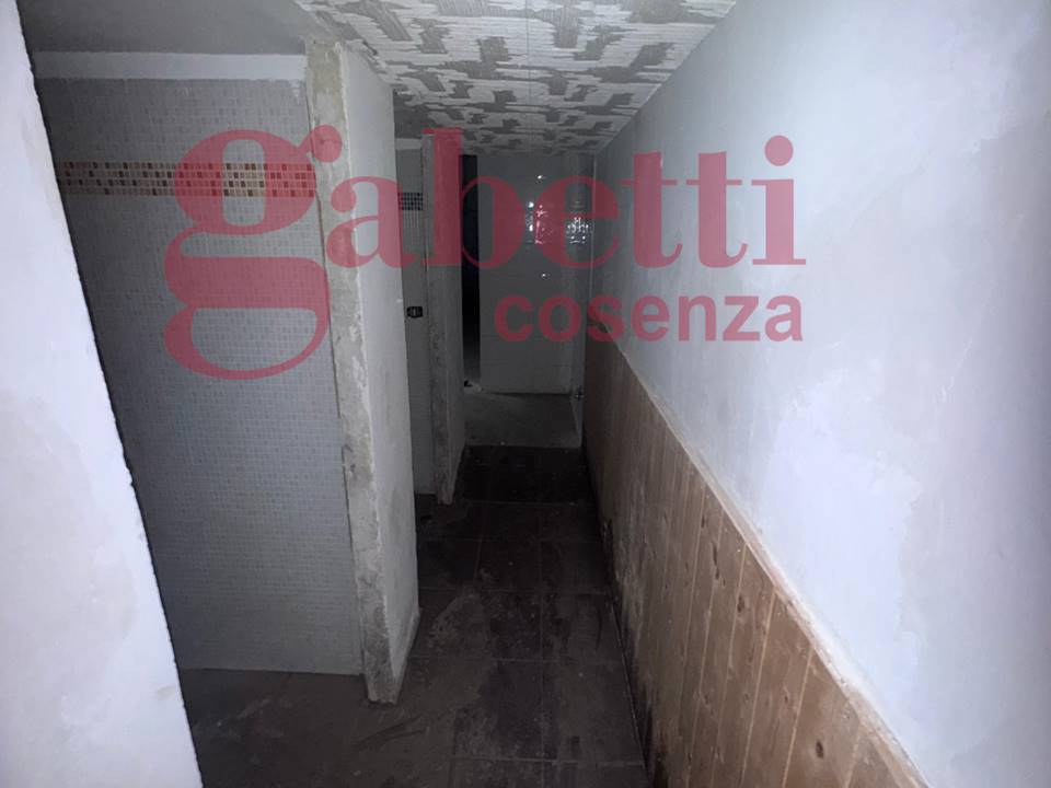 Negozio in affitto a Cosenza