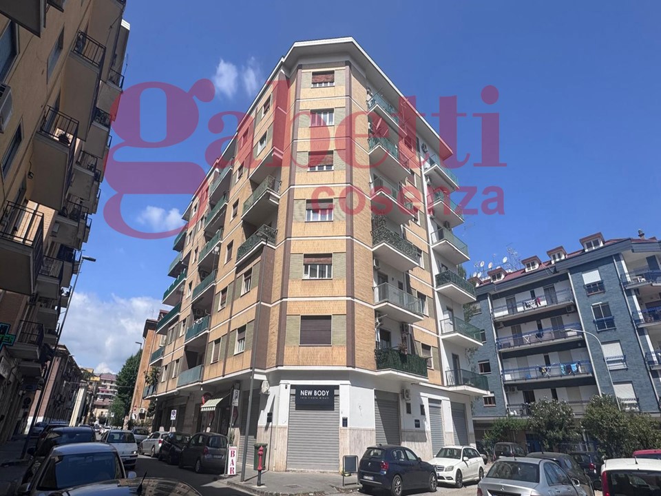 Trilocale da ristrutturare a Cosenza