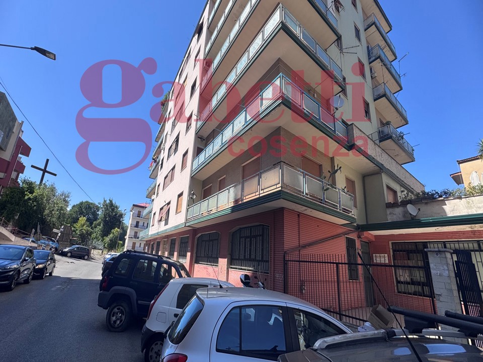Magazzino in vendita a Cosenza