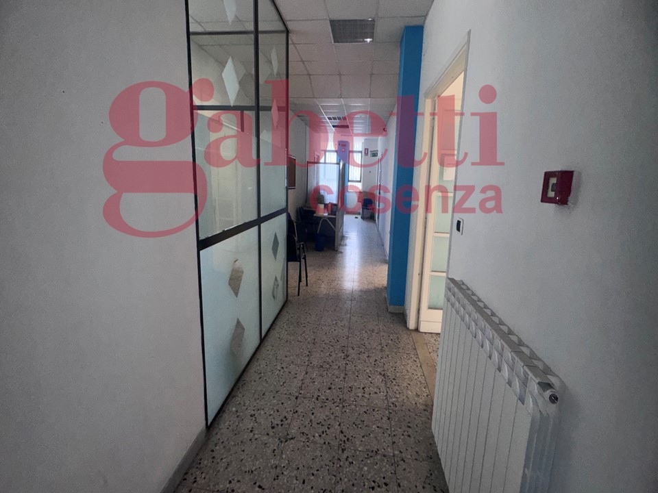 Magazzino in vendita a Cosenza