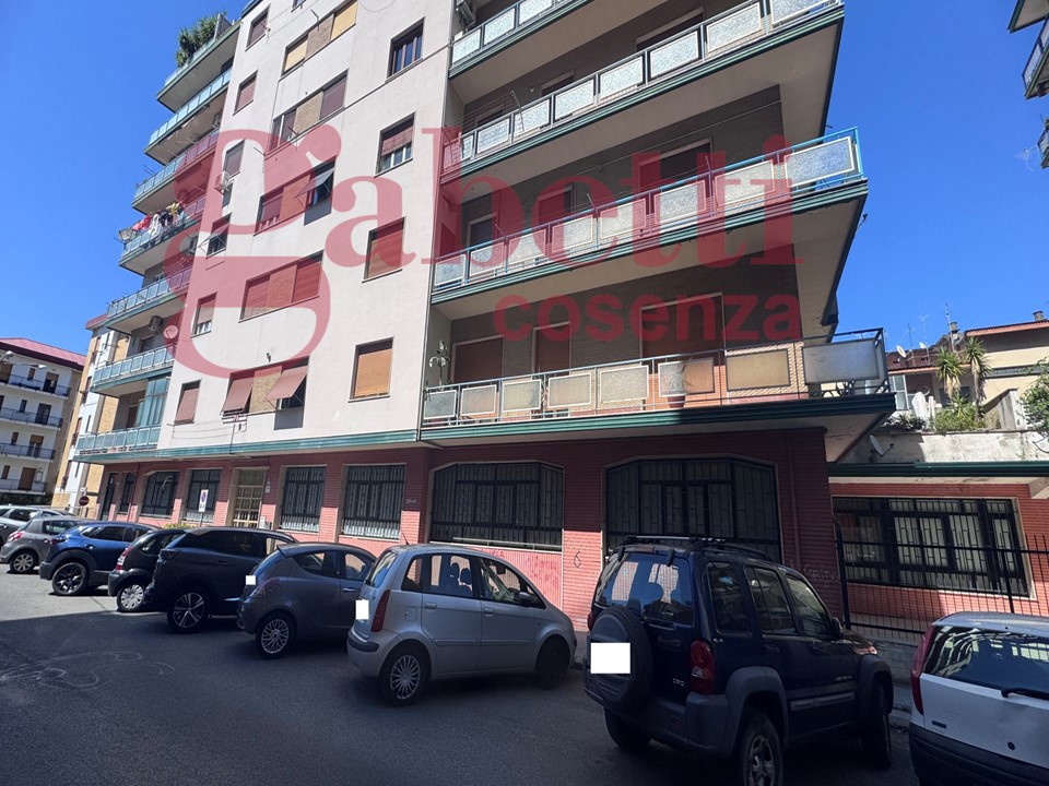 Magazzino in vendita a Cosenza