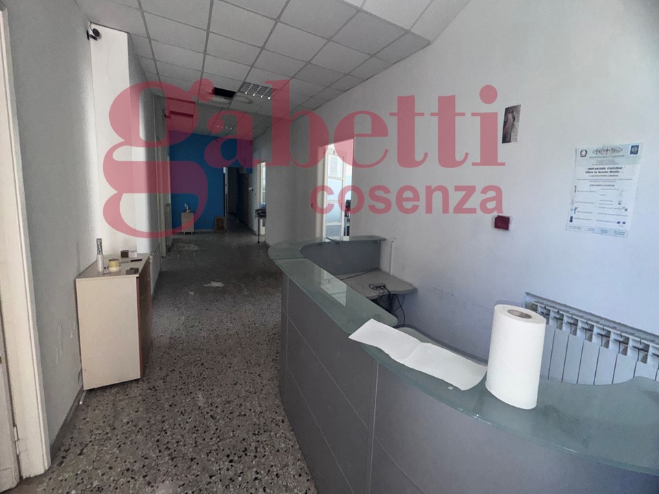 Magazzino in vendita a Cosenza