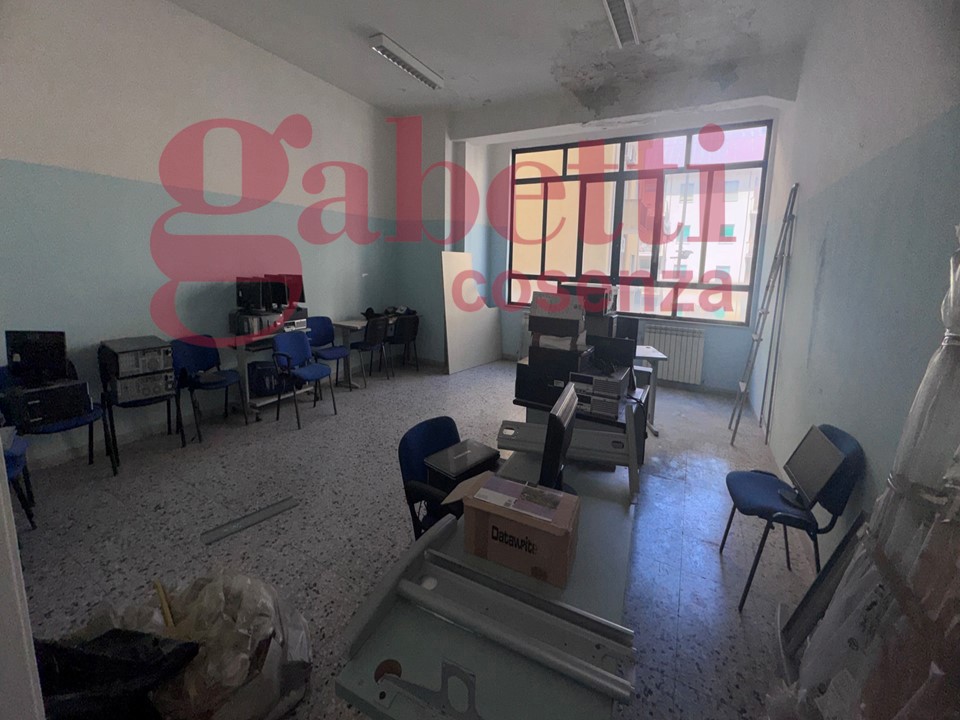 Magazzino in vendita a Cosenza