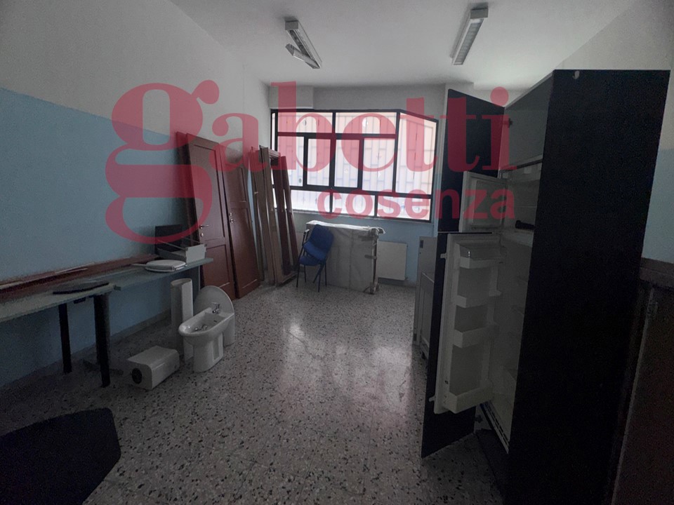 Magazzino in vendita a Cosenza