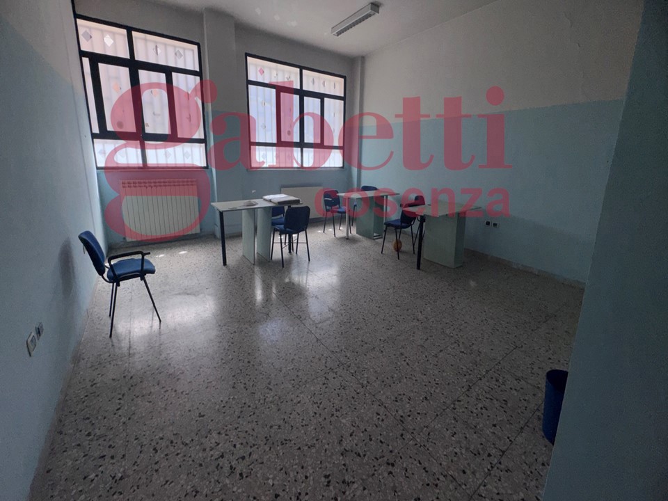 Magazzino in vendita a Cosenza