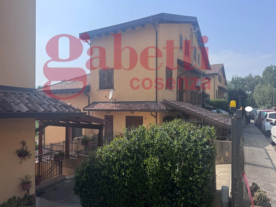 Casa indipendente con giardino a San Pietro in Guarano