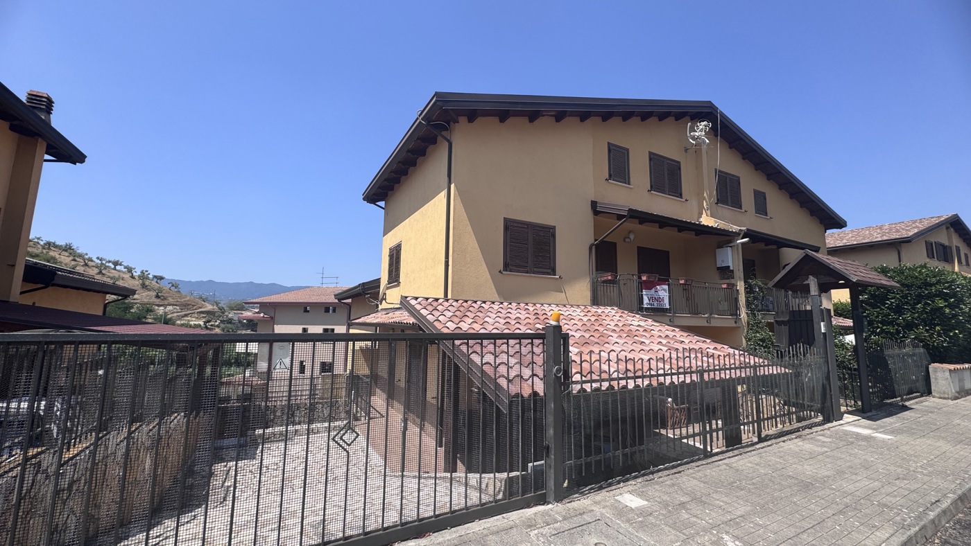 Casa indipendente con giardino a San Pietro in Guarano