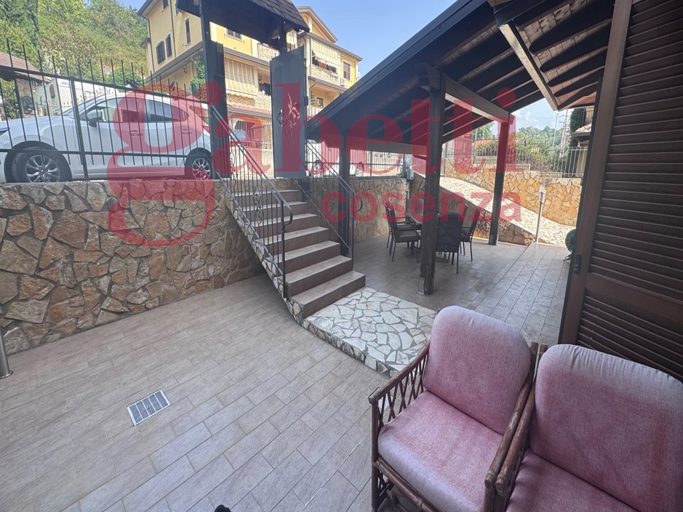 Casa indipendente con giardino a San Pietro in Guarano