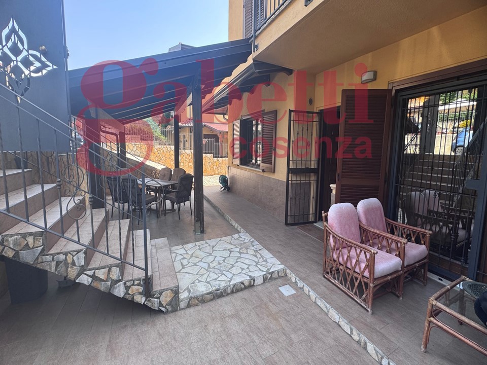 Casa indipendente con giardino a San Pietro in Guarano