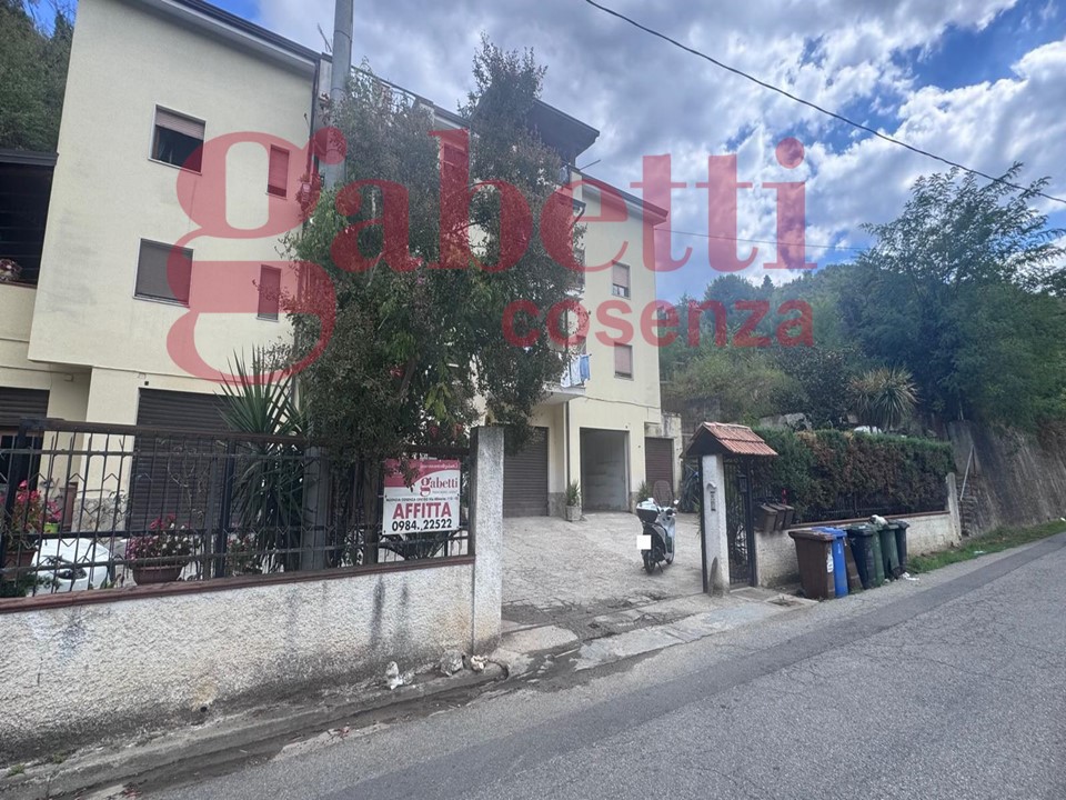 Magazzino in affitto a Cosenza