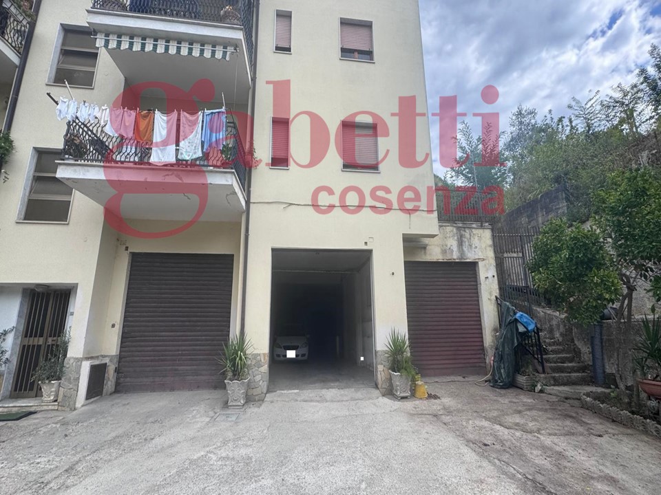 Magazzino in affitto a Cosenza