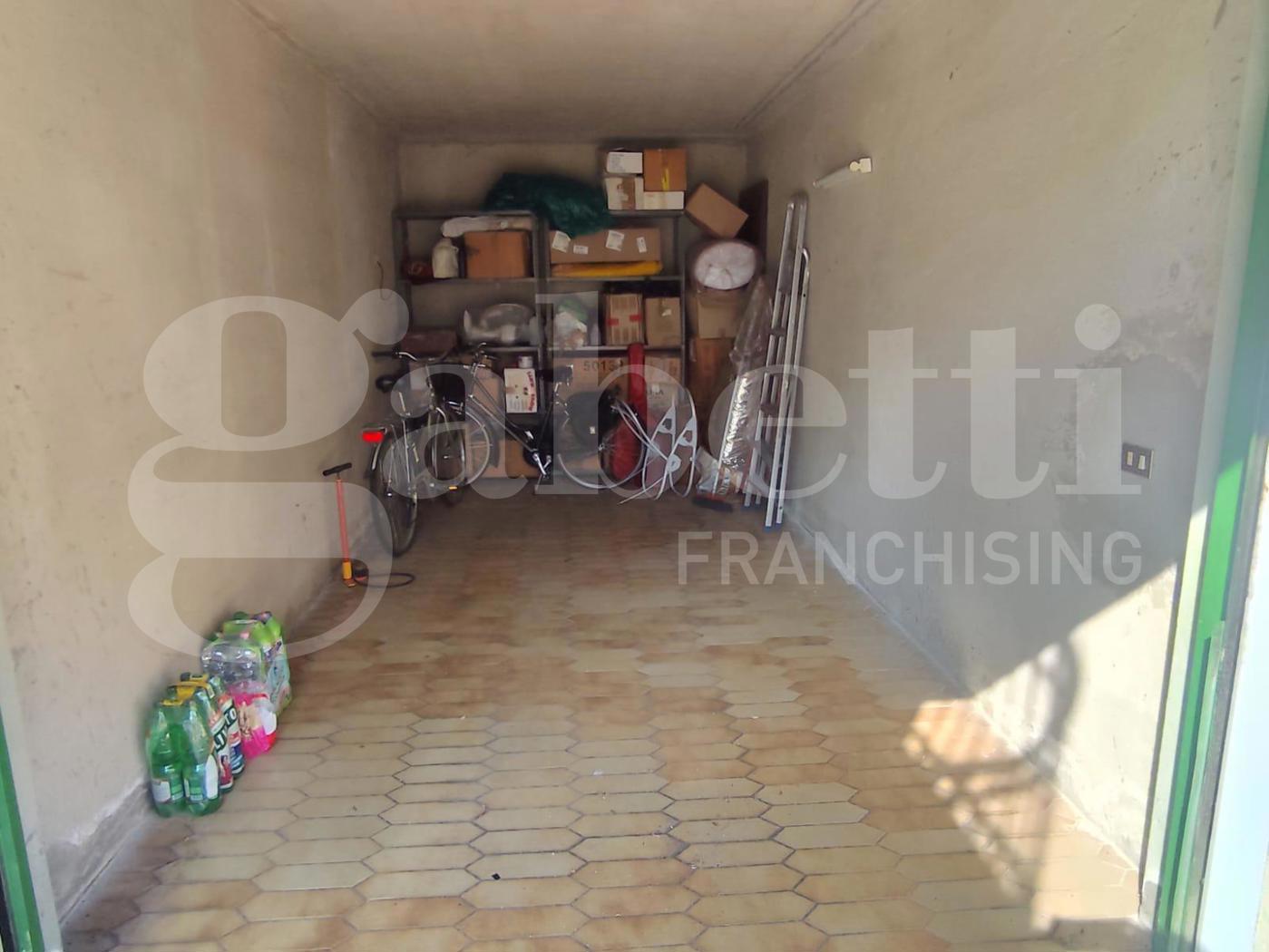 Trilocale con box a Lodi