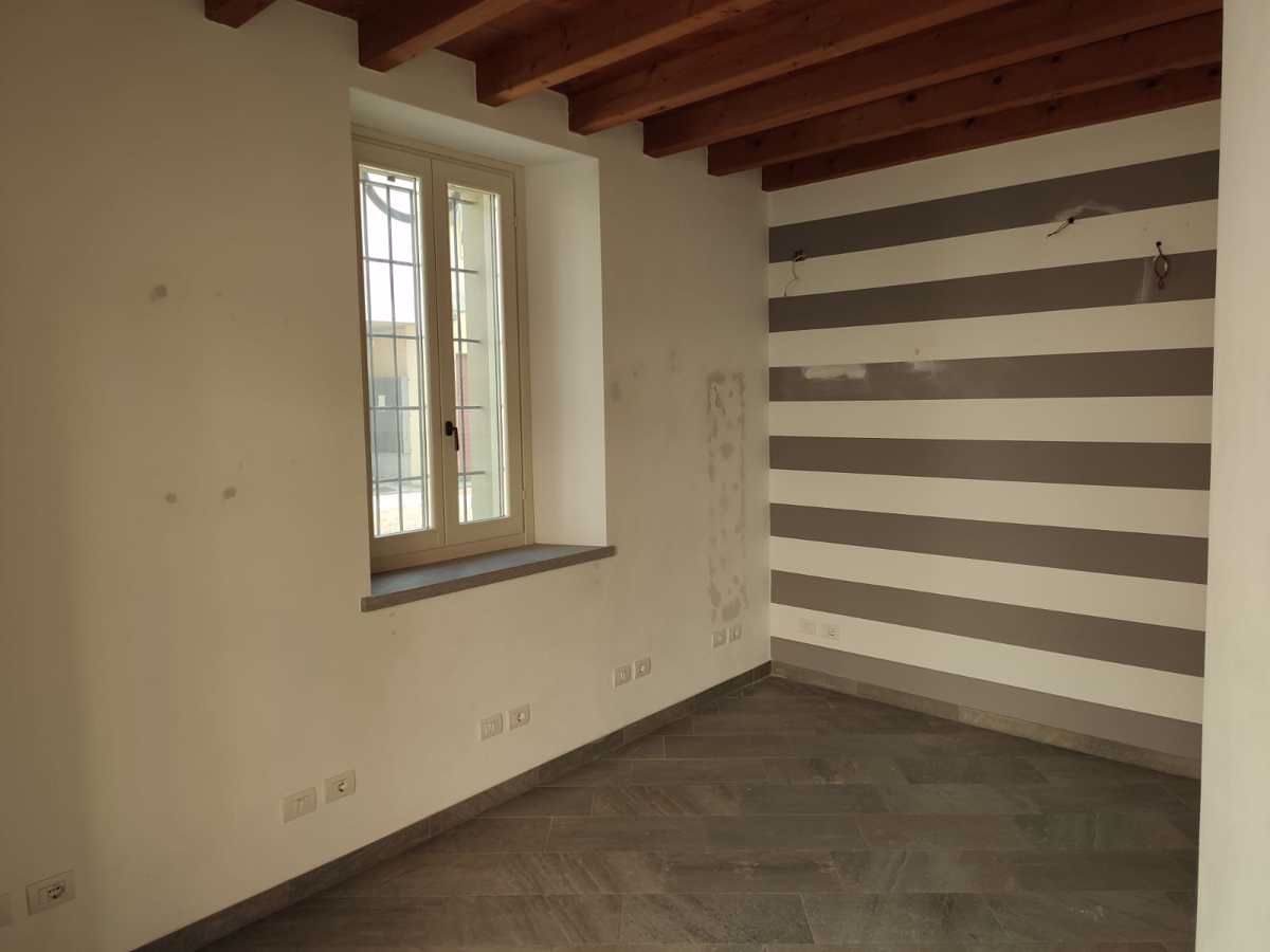 Negozio in affitto a Ossago Lodigiano