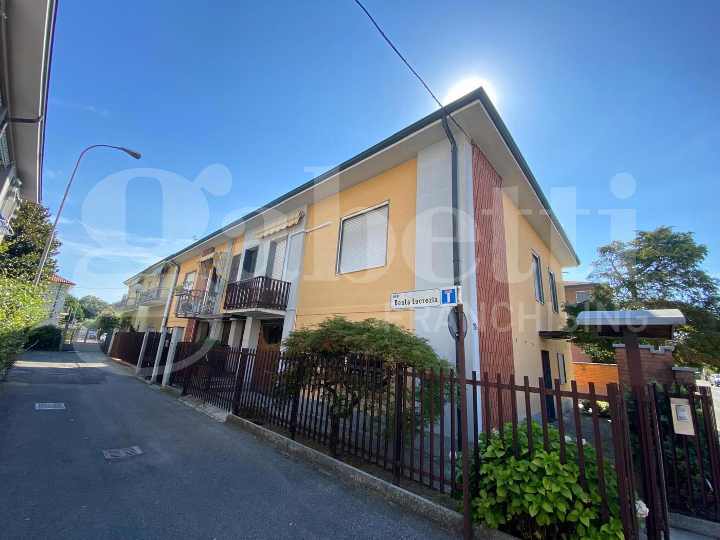 Villa Bifamiliare con giardino a Lodi