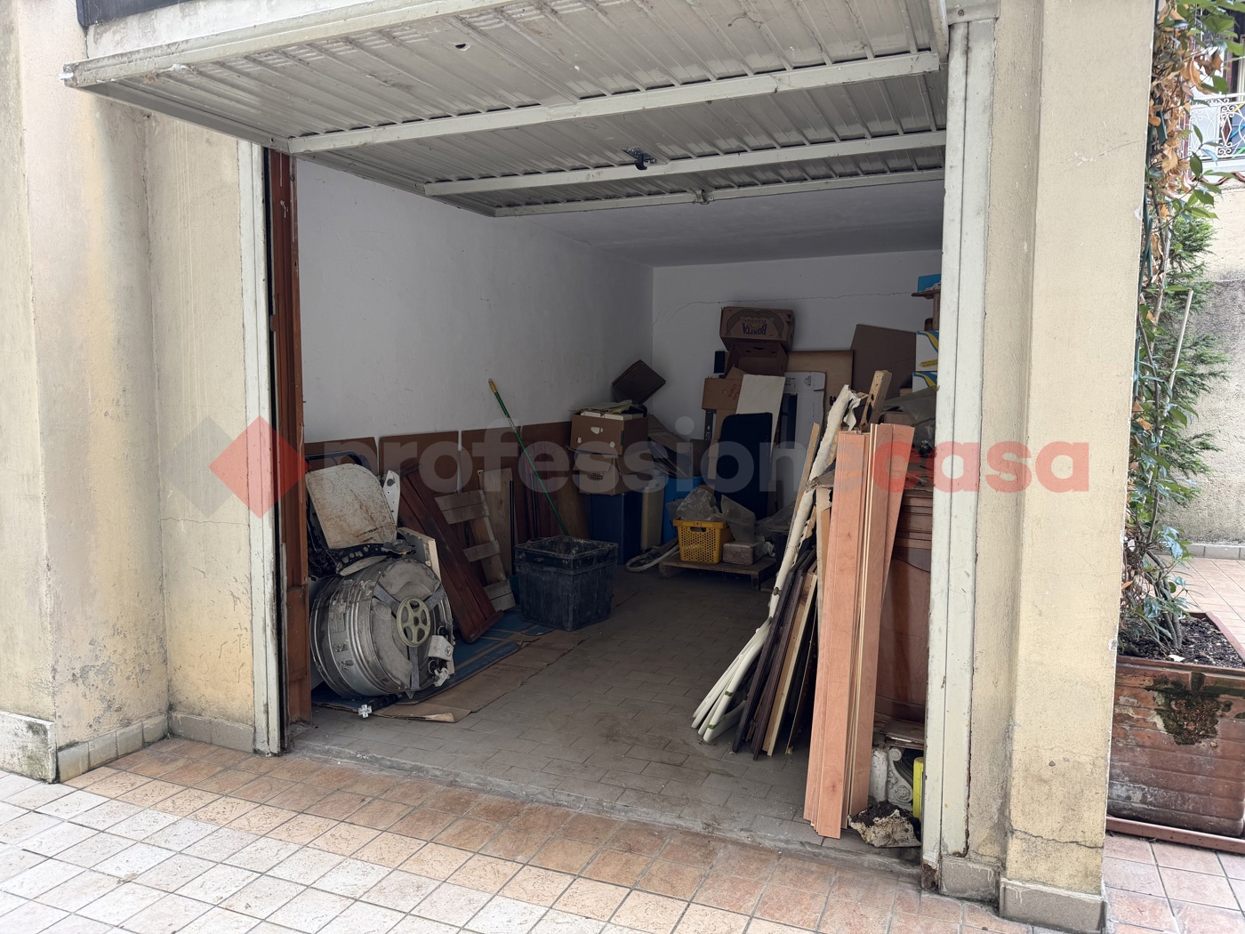 Box/Garage 10mq in vendita a Cesano Boscone