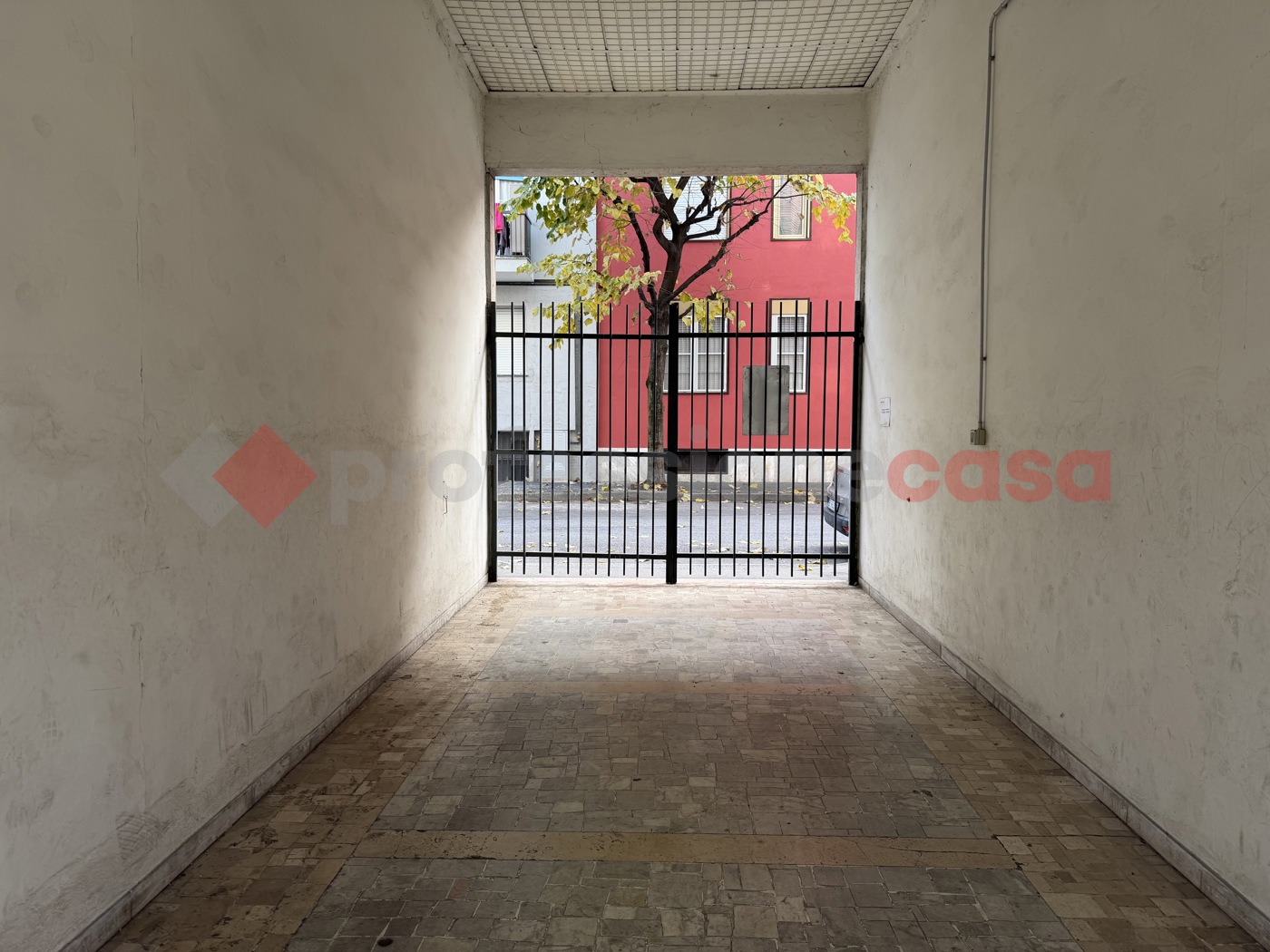 Box/Garage 10mq in vendita a Cesano Boscone