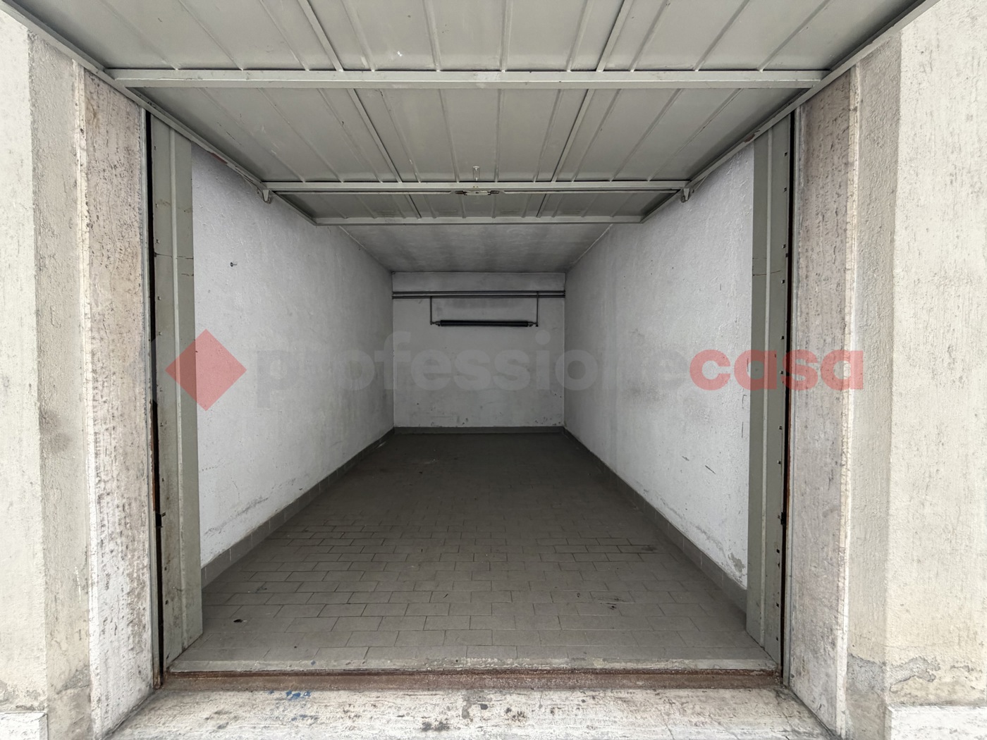 Box/Garage 12mq in vendita a Cesano Boscone