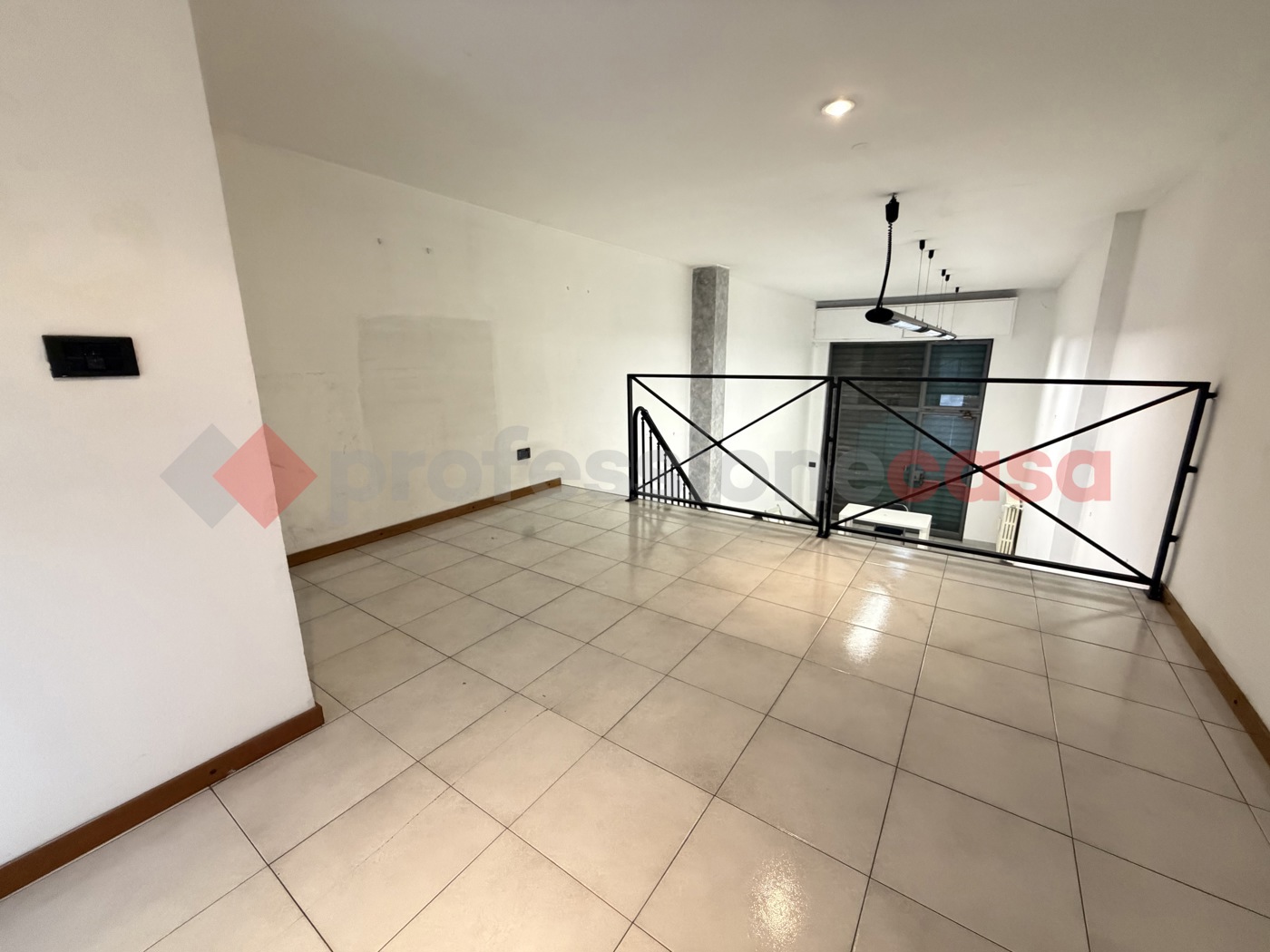 Negozio in vendita a Cesano Boscone