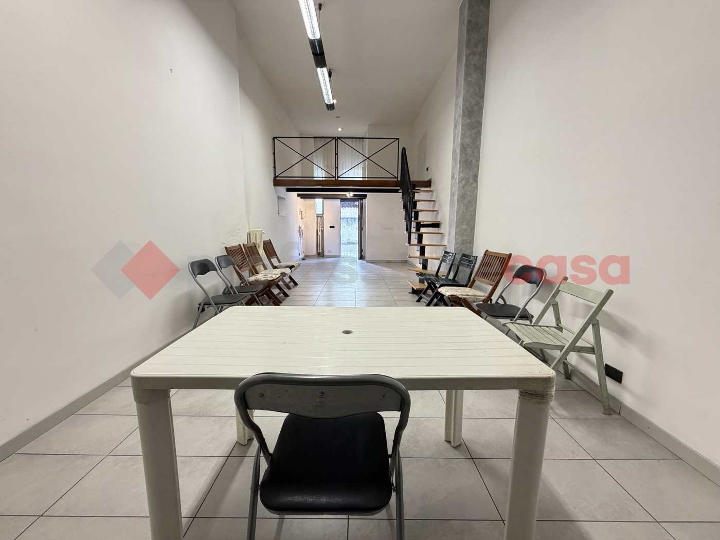 Negozio in vendita a Cesano Boscone