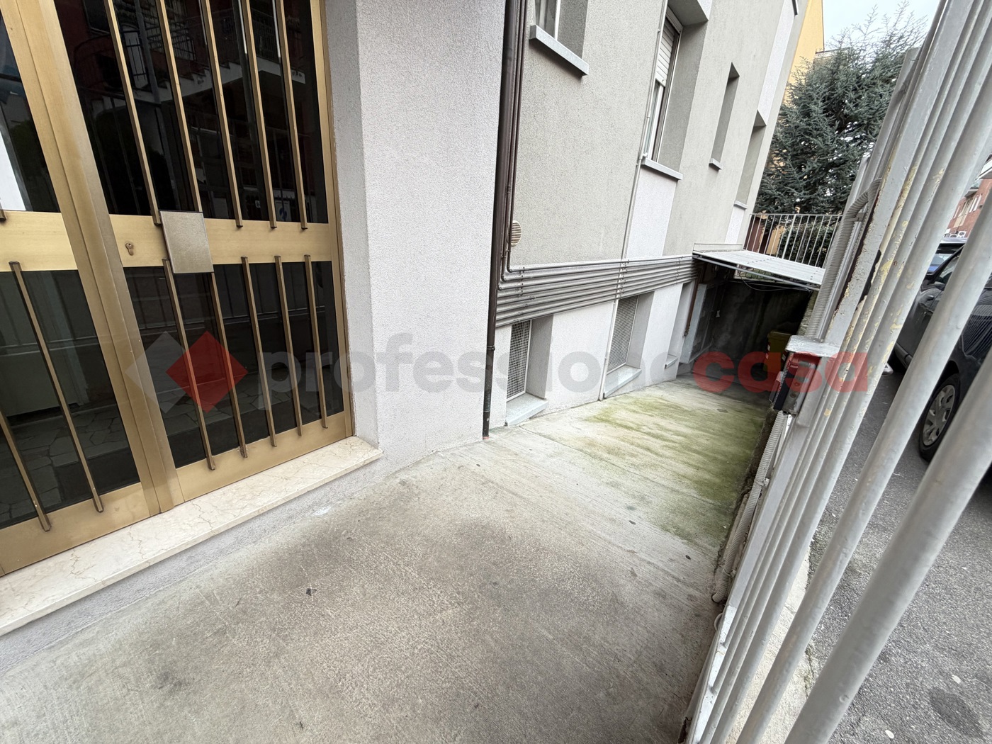 Magazzino in vendita a Cesano Boscone