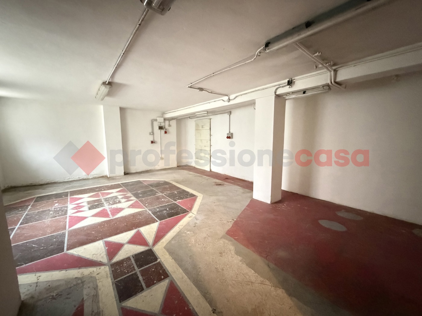 Magazzino in vendita a Cesano Boscone