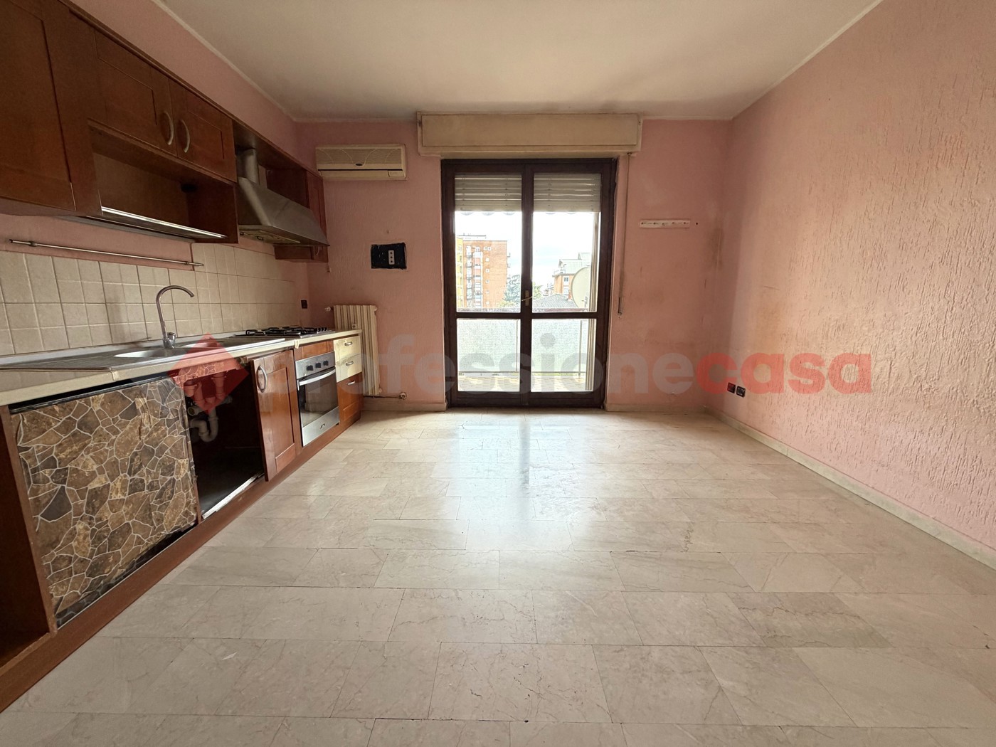 Bilocale da ristrutturare a Cesano Boscone