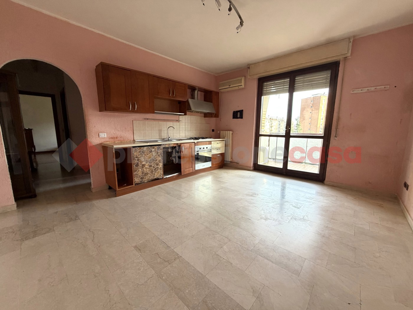 Bilocale da ristrutturare a Cesano Boscone