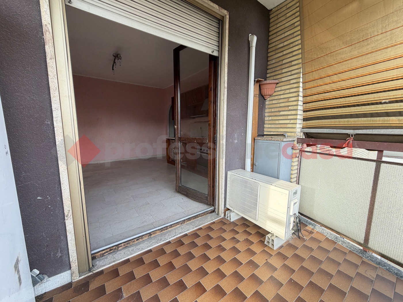 Bilocale da ristrutturare a Cesano Boscone