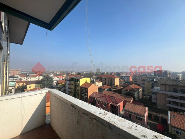 Quadrilocale arredato in affitto a Corsico