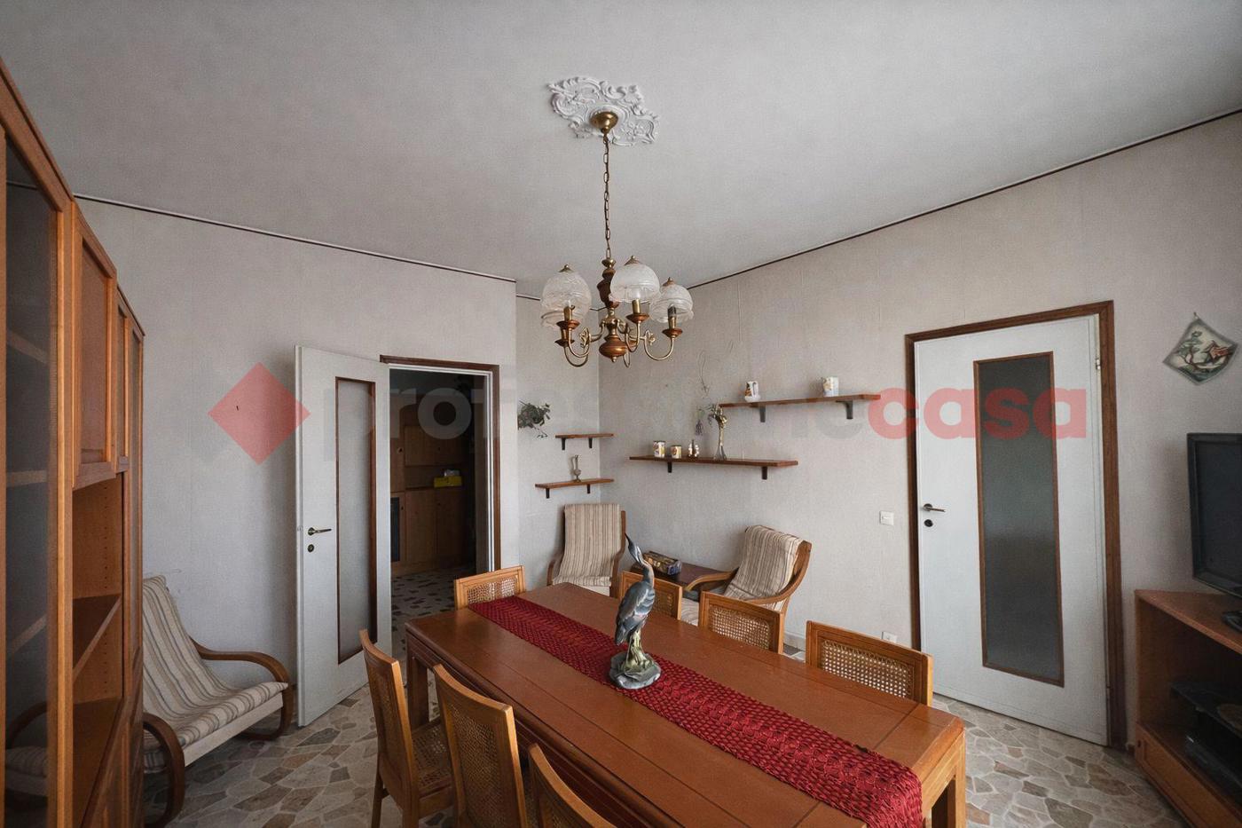 Quadrilocale arredato in affitto a Corsico