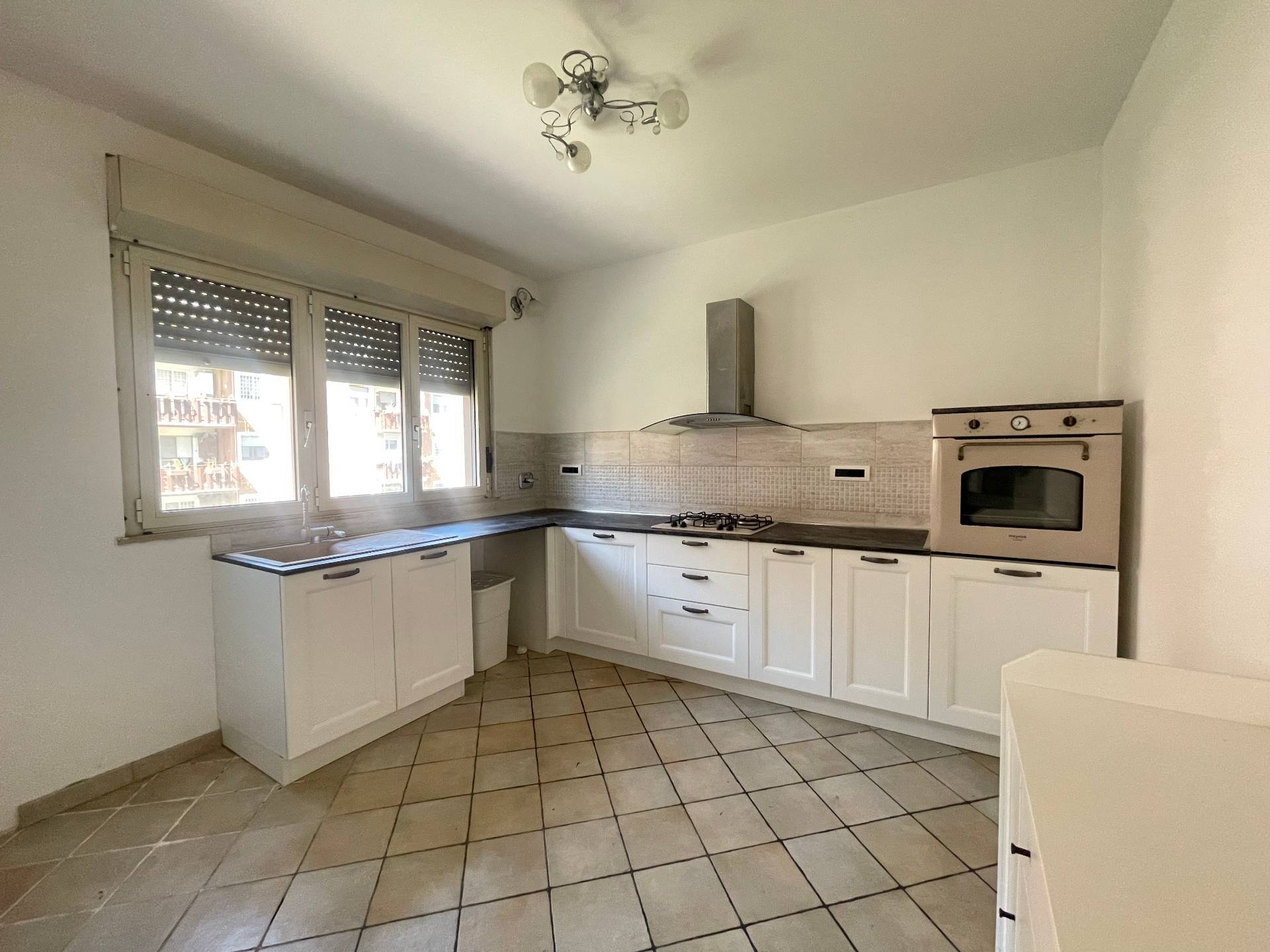 Appartamento in vendita a Roma, Ostia