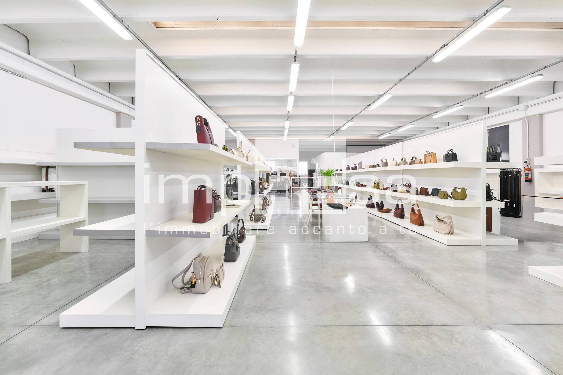 Capannone in affitto a Casier, Dosson di Casier