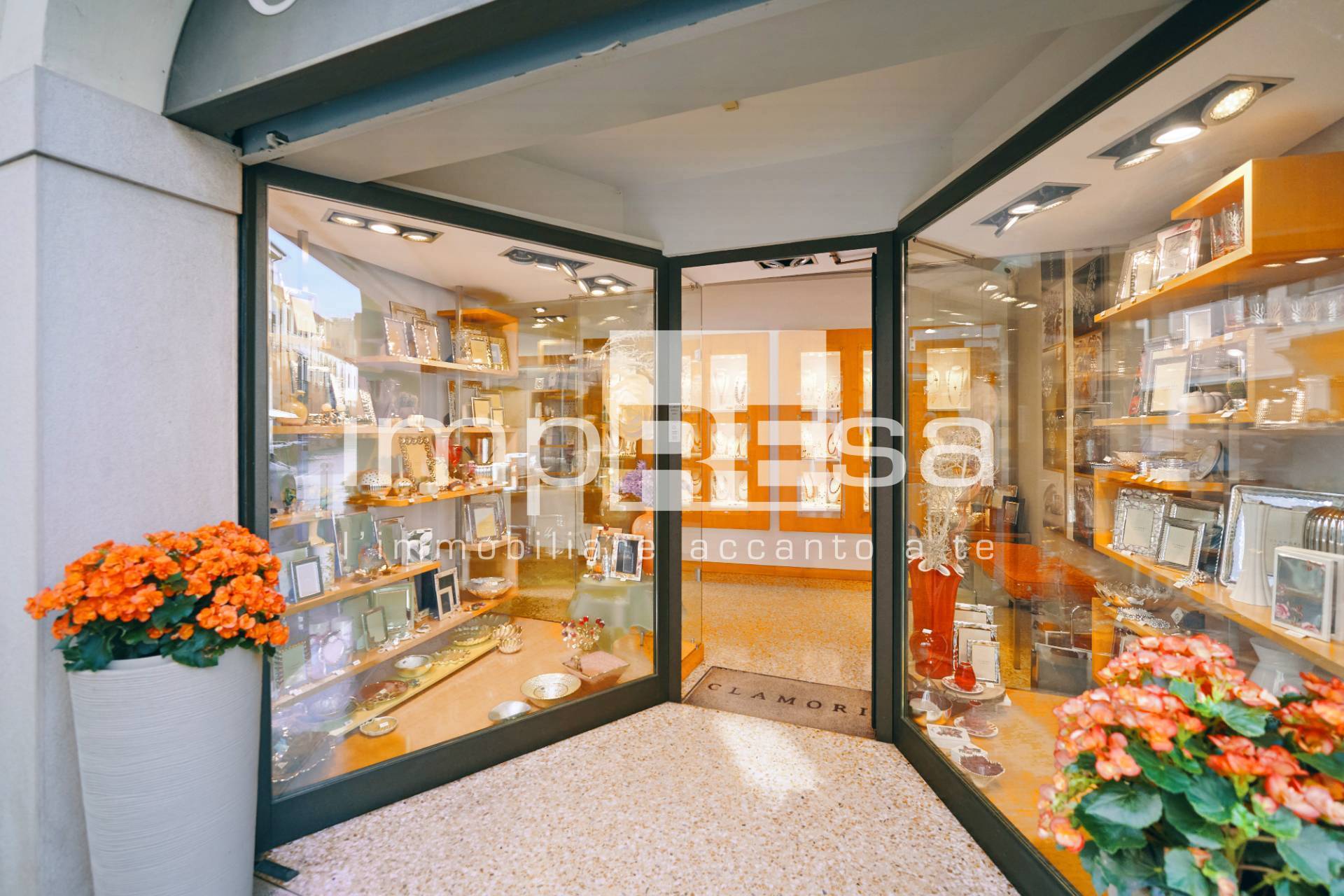 Attivit commerciale in vendita a Treviso, Centro storico